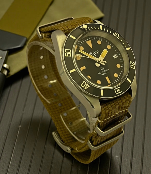 HAND-BUILT DIVERS WATCH HADAL T8 PATINA